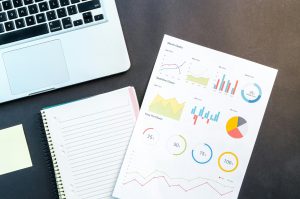 Read more about the article Jak skutecznie prowadzić blog firmowy, aby zwiększyć ruch na stronie?